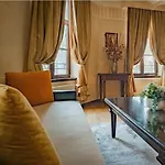 Modern Luxury With Panoramic Views Apartment *